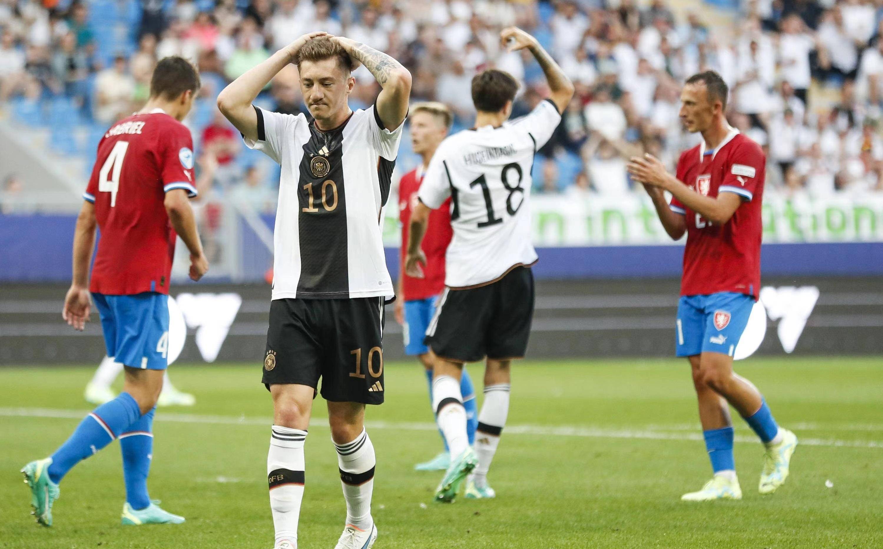 Kaiyun-关于领先优势明显引发热议！，莱万多夫斯基在瑞士队比赛中重返赛场比赛高潮迭起的信息